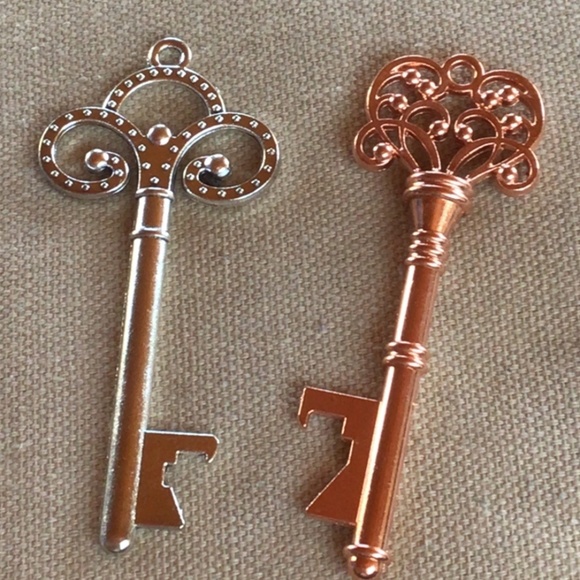 Bundle of 2 Vintage Replica Antique Skeleton Key Bottle Openers - Picture 4 of 4